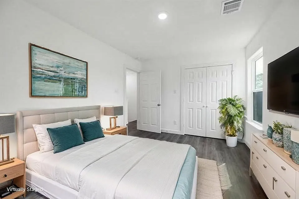 3 bed, 2.5 bath, 1150 sqft, $1,604 — Photo 3