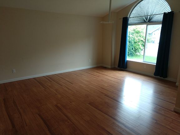 This is the living room. It's right when you walk in the front door.