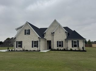 612 E Lake Dr N, Marion, AR 72364