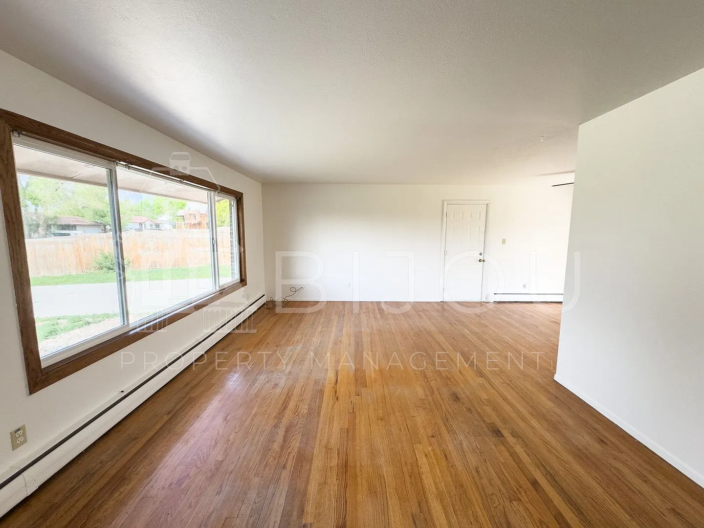 Stratmoor Hills Home on Large Lot — Photo 4
