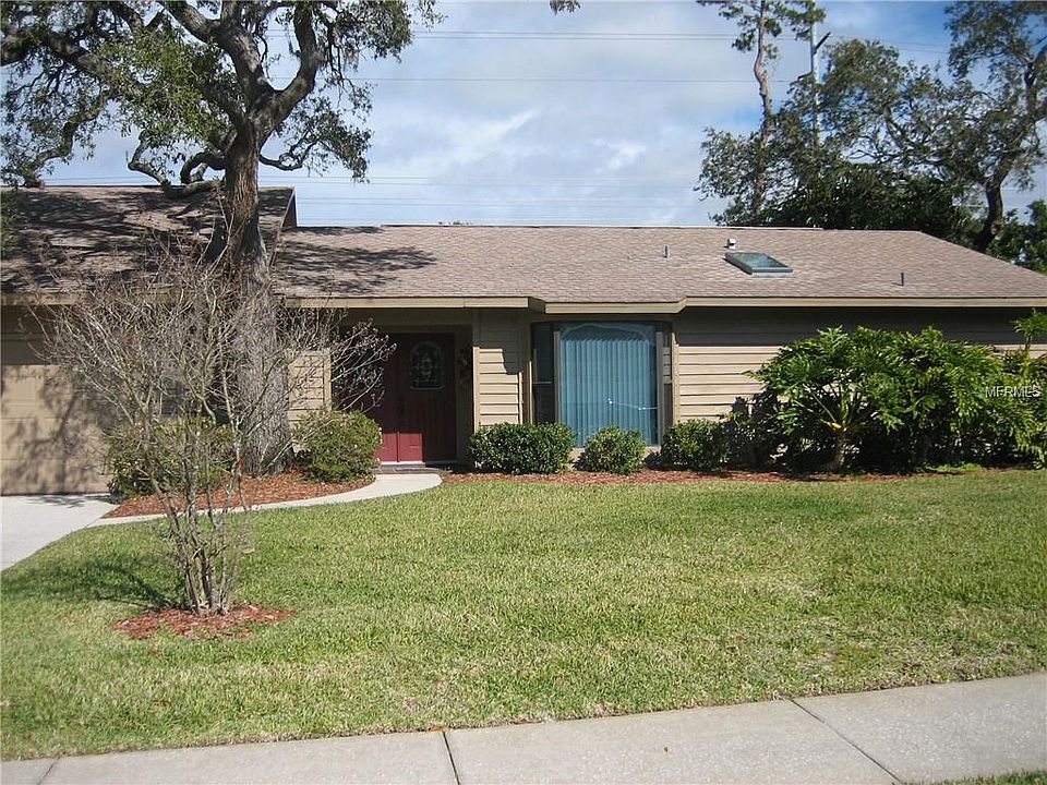 1st image of 863 Pinewood Ter W