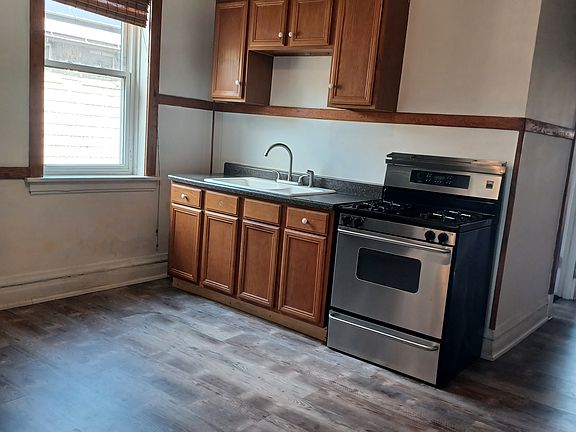 3rd image of 2120 N Whipple St APT 2