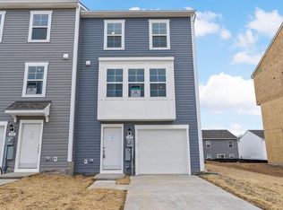 195 Clifton Mnr, Falling Waters, WV 25419