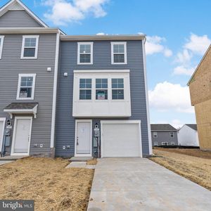 195 Clifton Mnr, Falling Waters, WV, 25419