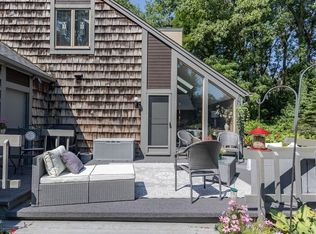 95 Woodfield Ct, Racine, WI 53402