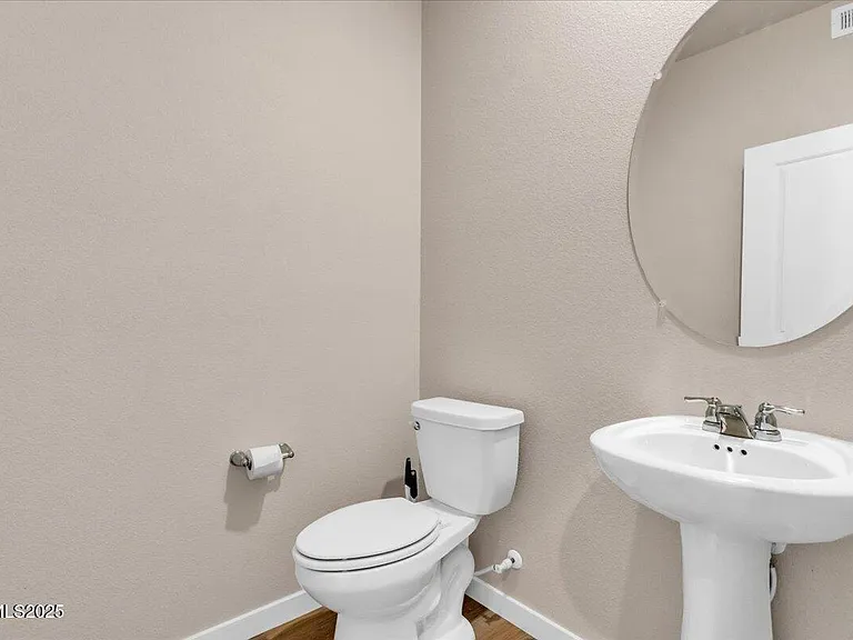 916 Garden Ct — Photo 20
