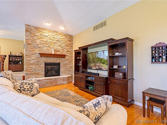3rd image of 6726 Boulder Dr