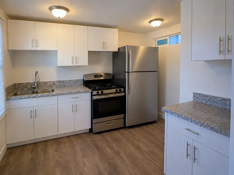 504 S Myers St #7 — Photo 6