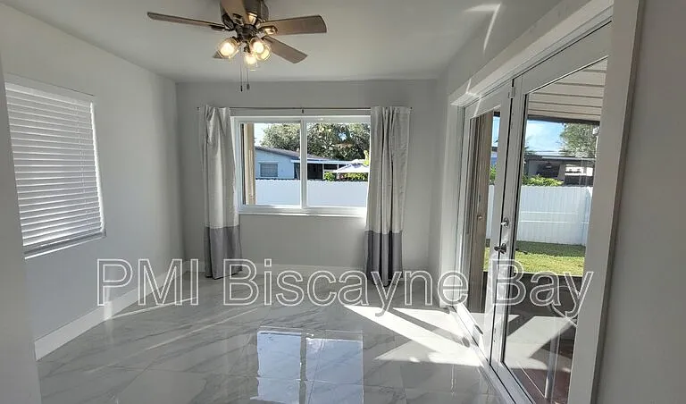 7380 SW 35th St — Photo 9