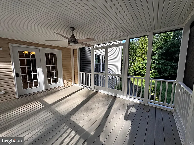 23063 Pembrook Dr — Photo 41