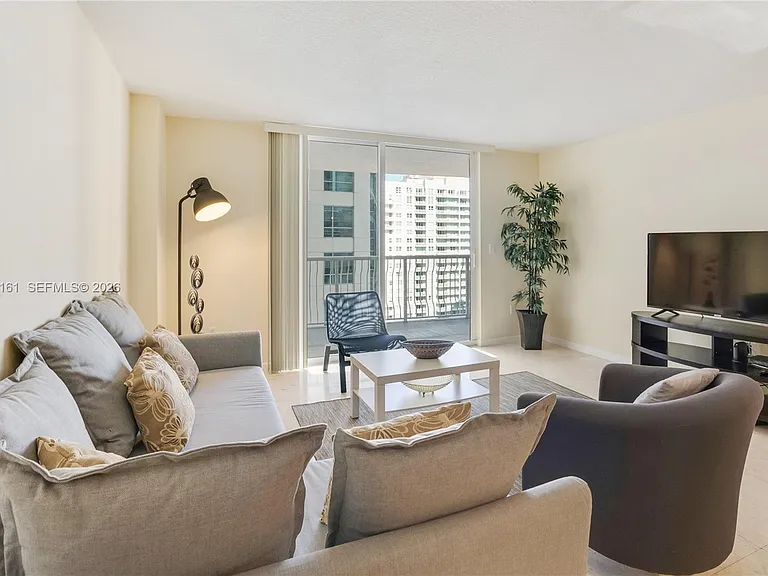 1200 Brickell Bay Dr #2806 — Photo 8