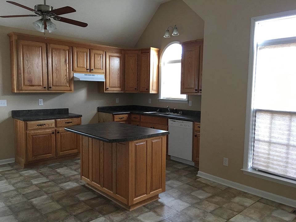 2nd image of 3 Pebble Creek Dr