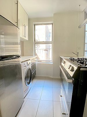 3rd image of 703 W 184th St APT 4D
