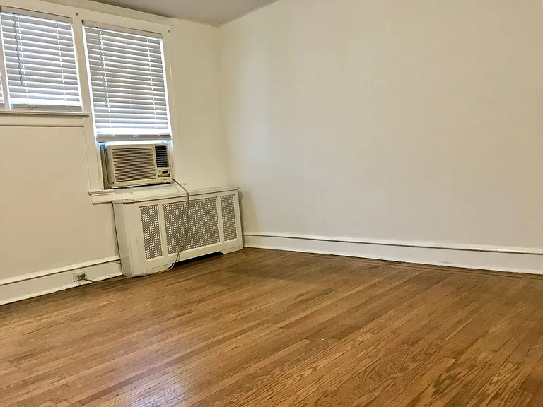 596 Van Kirk St — Photo 11