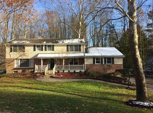 233 Monticello Dr, Chagrin Falls, OH