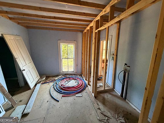 3rd image of 347 Riverbend Rd SW