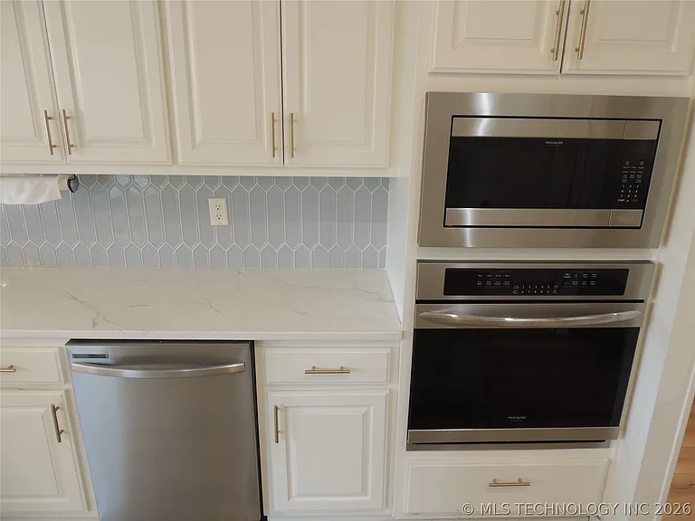 4416 W Indianola St — Photo 27