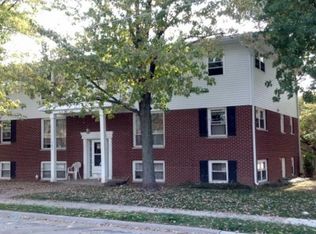 103 E Center St APT 8, Monticello, IL 61856