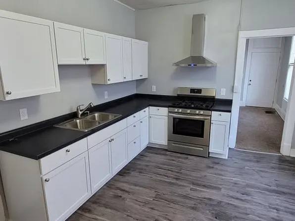 1021 S 16th St #1021, Lincoln, NE 68508