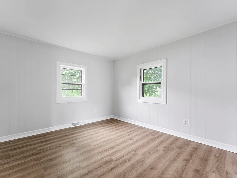 284 Ellicott Rd — Photo 11