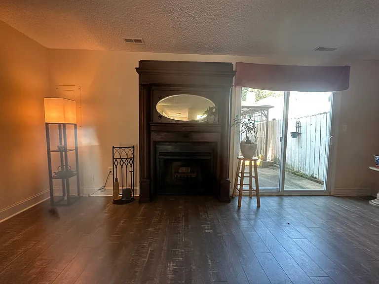 914 C Ave — Photo 6