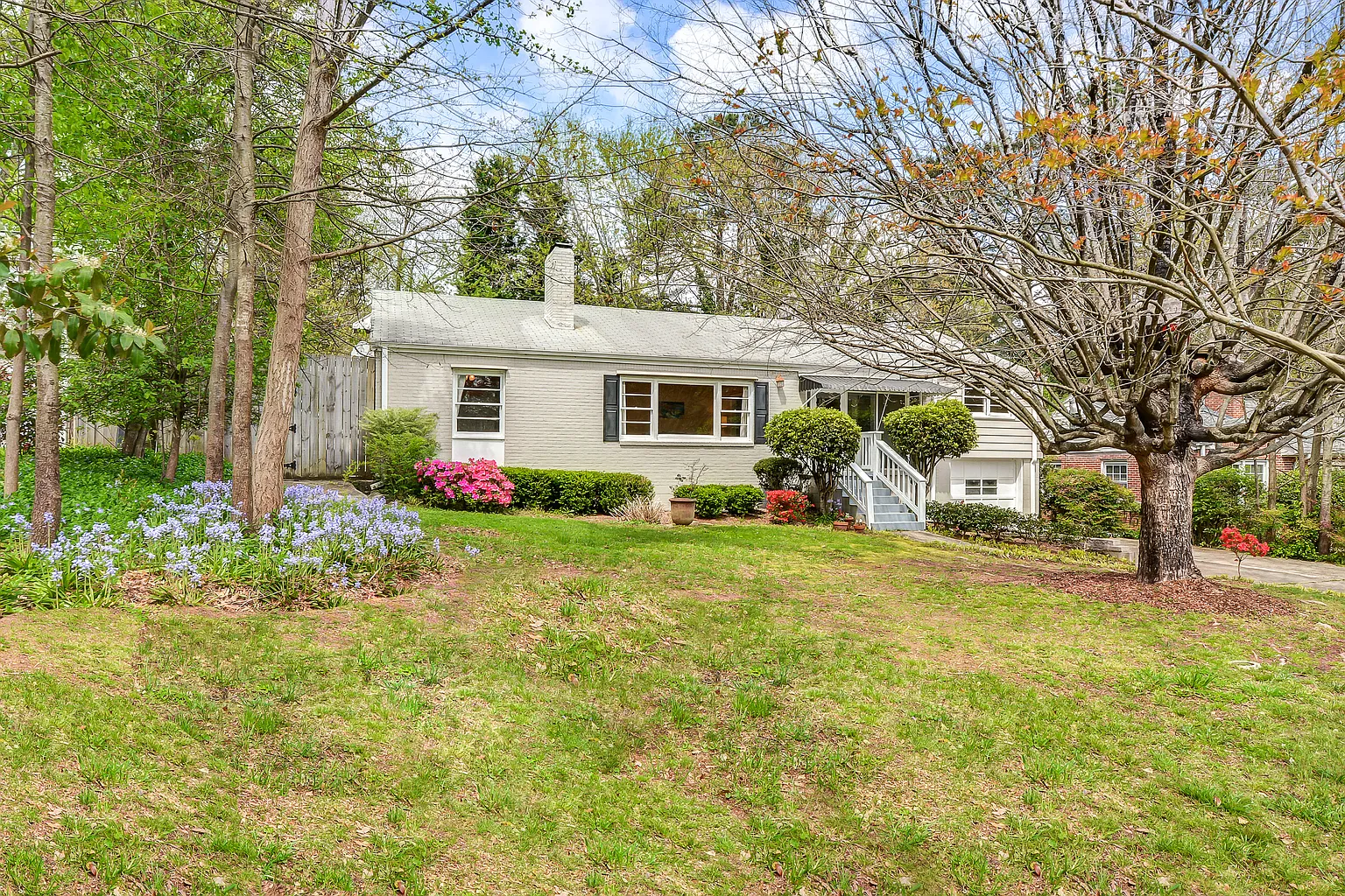 2352 Sanford Rd photo 1