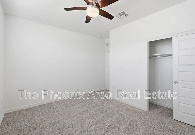 2761 W Seaver Ave — Photo 16
