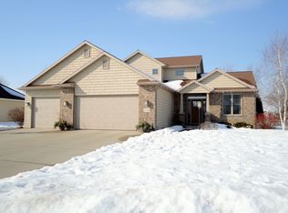 N9221 Phlox Dr, APPLETON, WI 54915
