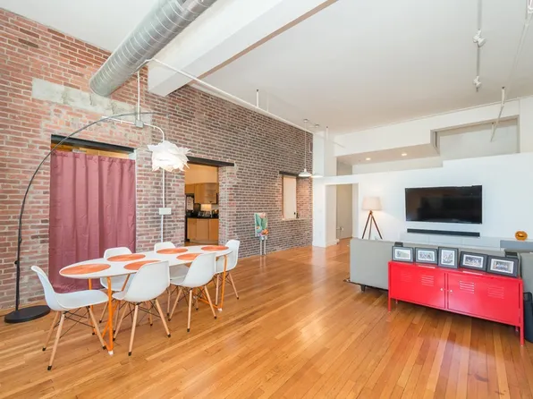 70 Exchange St APT 205, Lynn, MA 01901