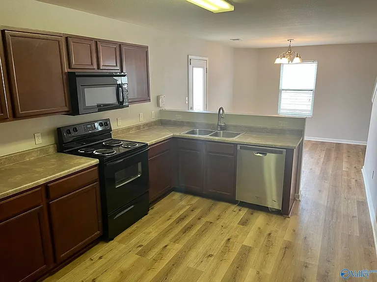193 Cloverbrook Dr — Photo 6