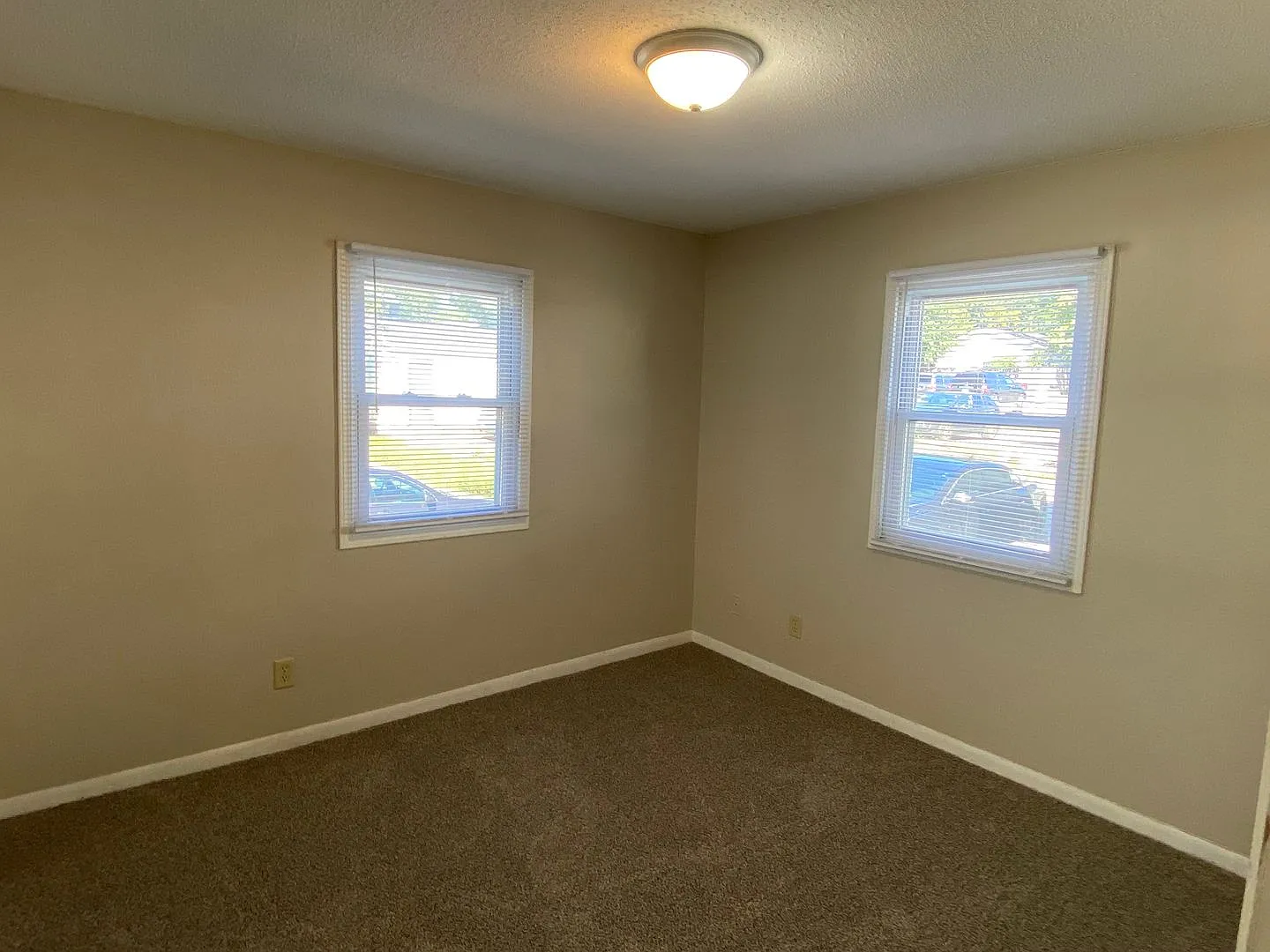 1820 A Ave NE | A Avenue Apartments — Photo 4