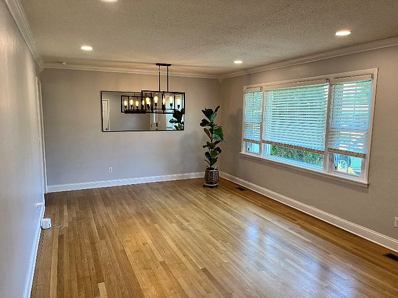 3rd image of 502 N Gilmer Park #2