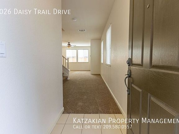 3rd image of 3026 Daisy Trail Dr