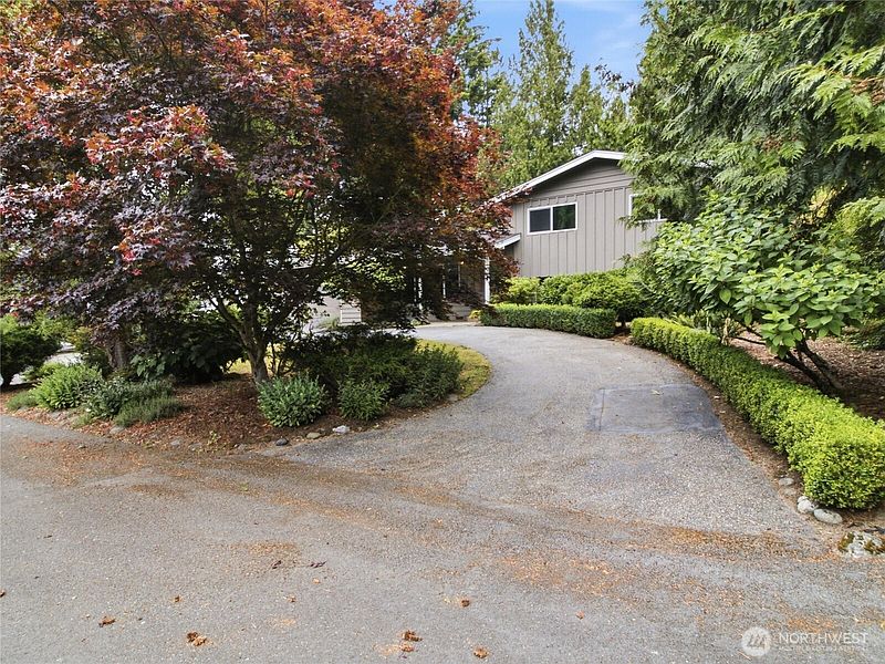 3rd image of 530 NE David Drive
