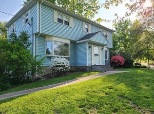 411 Smith Rd, Yorktown Heights, NY 10598