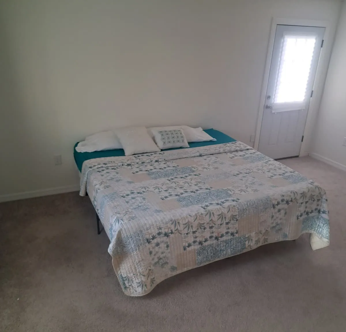 Studio, 450 sqft, $880 — Photo 2