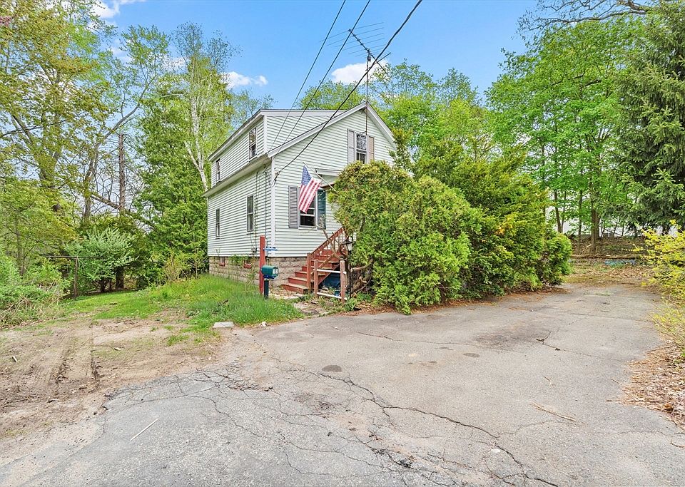 1st image of 13 Riverbank Rd