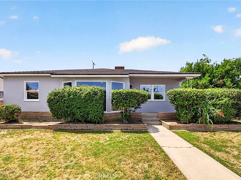 639 N Nora Ave — Photo 2