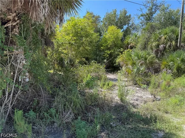 7421 Kreamers Dr, Bokeelia, FL 33922