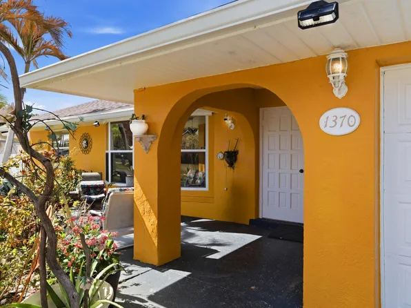 1370 SE Navajo Lane, Port St Lucie, FL 34983