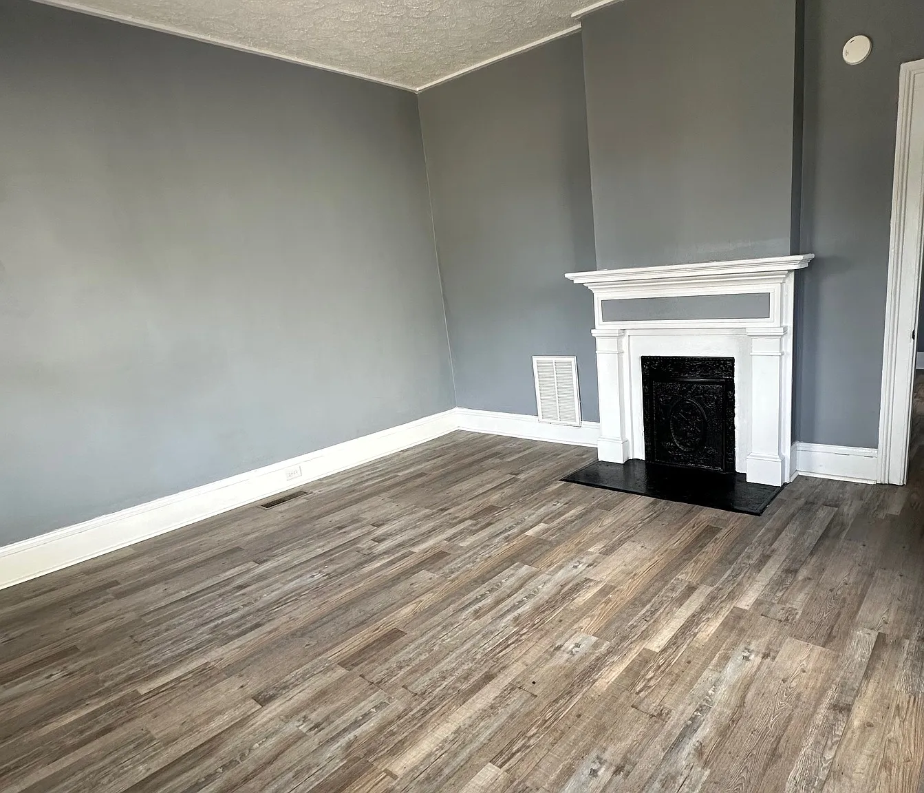 2 bed, $900 — Photo 3
