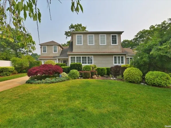 5 Linda Drive, Massapequa Park, NY 11762