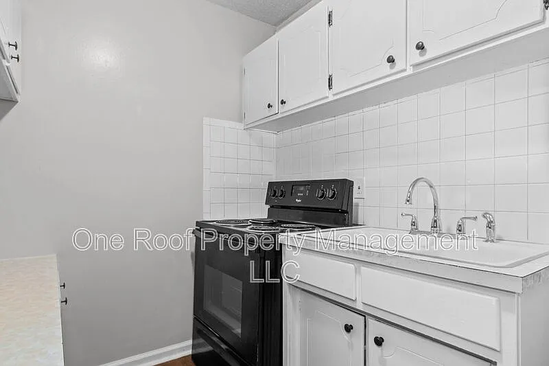 1 bed, 1.0 bath, $800 — Photo 3
