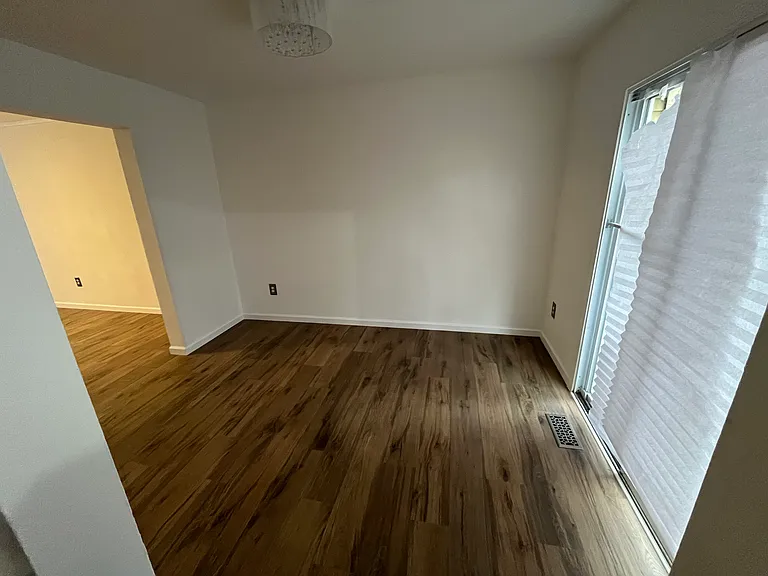 2224 Prince Of Wales Ct #1 — Photo 3