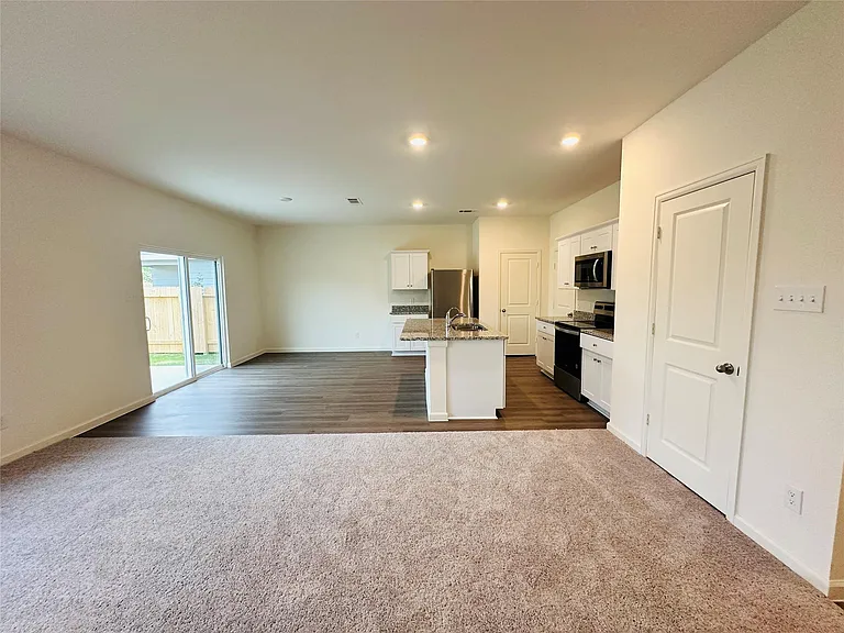 14850 Calderon — Photo 6