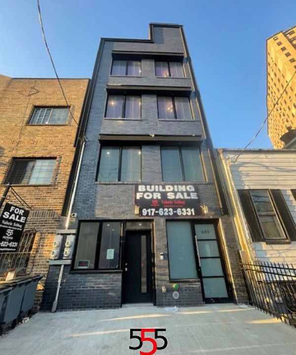 1st image of 653 Maple St