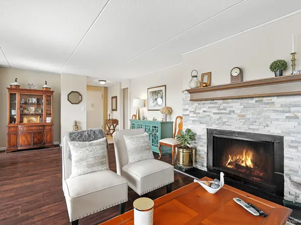 300 High Point Drive #PH4, Hartsdale, NY 10530