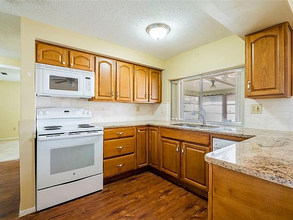 5th image of 3246 BROOKFIELD DRIVE
