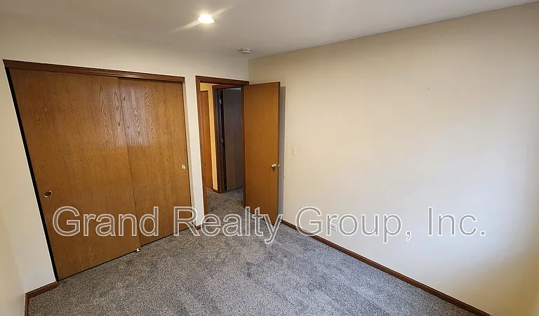 277 W Treehouse Ln — Photo 11