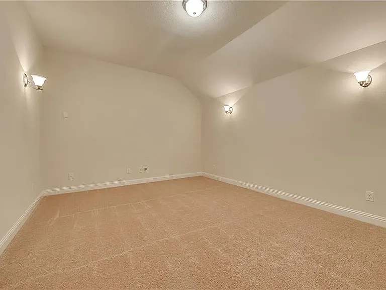 2512 Fountain Gate Dr — Photo 9